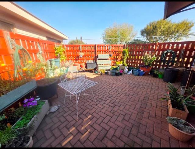 2 BEDROOM PROPERTY TO RENT IN HENLEY-ON-KLIP